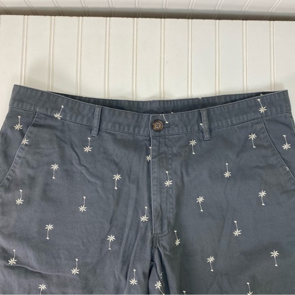 Junk Food Shorts Mens L Gray Disney with Palm Tree Print Mickey Mouse Patch - Picture 3 of 13